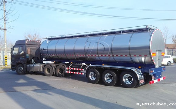 天润watchwhes牌30吨<a href=/ target=_blank class=infotextkey>奶罐车</a>今日发往云南