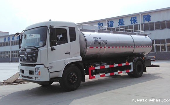 陕西客户订购的10吨运输鲜<a href=/ target=_blank class=infotextkey>奶罐车</a>发货现场