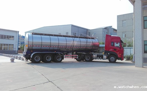 河北30吨<a href=/ target=_blank class=infotextkey>奶罐车</a>今日交付客户