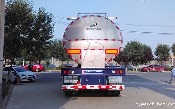 河北30吨<a href=/ target=_blank class=infotextkey>奶罐车</a>今日交付客户