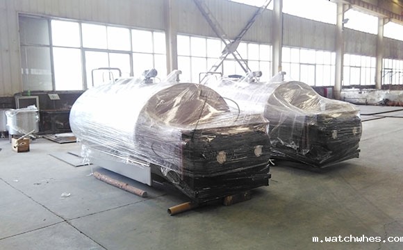 河南焦作客户订购的两台2吨制冷储奶罐发货