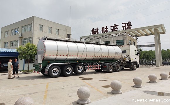 宁夏首台天润watchwhes牌<a href=http://xnc.xdqj.com/xnc/ target=_blank class=infotextkey>半挂<a href=/ target=_blank class=infotextkey>奶罐车</a></a>顺利交付客户