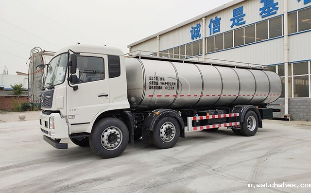 天润watchwhes牌18吨拉奶冷藏车准备发往贵州