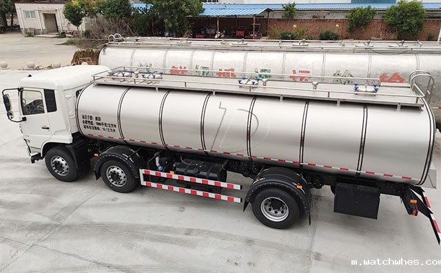 天润watchwhes牌18吨拉奶冷藏车准备发往贵州