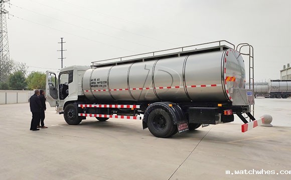 天润watchwhes牌10吨车罐<a href=http://xnc.xdqj.com/ngc/ target=_blank class=infotextkey>一体<a href=/ target=_blank class=infotextkey>奶罐车</a></a>发往河南洛阳