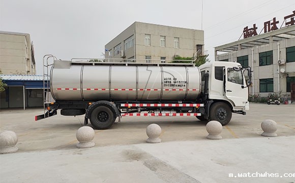 天润watchwhes牌10吨车罐<a href=http://xnc.xdqj.com/ngc/ target=_blank class=infotextkey>一体<a href=/ target=_blank class=infotextkey>奶罐车</a></a>发往河南洛阳