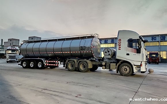 三台天润watchwhes牌34吨鲜牛<a href=/ target=_blank class=infotextkey>奶罐车</a>今日发往四川