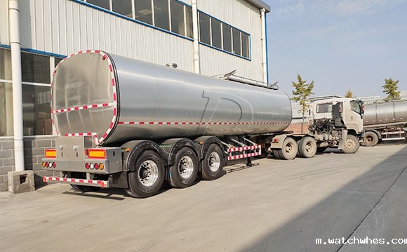 两辆天润watchwhes<a href=http://xnc.xdqj.com/xnc/ target=_blank class=infotextkey>半挂<a href=/ target=_blank class=infotextkey>奶罐车</a></a>发往重庆某物流公司