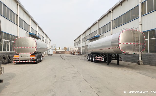 星空体育app官网入口大型半挂奶罐运输车成品待客户提车