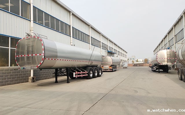 星空体育app官网入口大型半挂奶罐运输车成品待客户提车