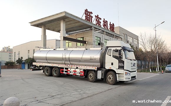 山西客户订购的解放车罐<a href=http://xnc.xdqj.com/ngc/ target=_blank class=infotextkey>一体<a href=/ target=_blank class=infotextkey>奶罐车</a></a>今日提车