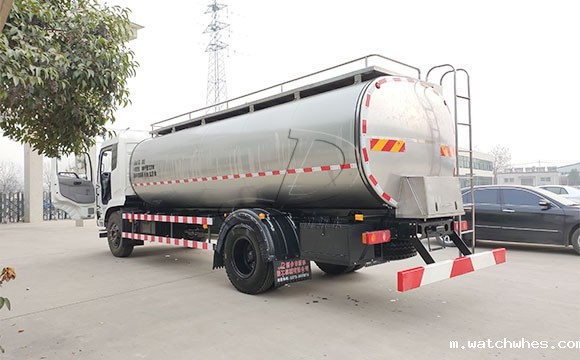 我公司天润watchwhes牌10方奶罐运输车顺利发往辽宁