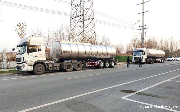 <a href=http://xnc.xdqj.com/xnc/ target=_blank class=infotextkey>半挂<a href=/ target=_blank class=infotextkey>奶罐车</a></a>