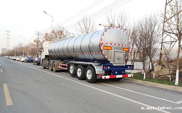 <a href=http://xnc.xdqj.com/xnc/ target=_blank class=infotextkey>半挂<a href=/ target=_blank class=infotextkey>奶罐车</a></a>