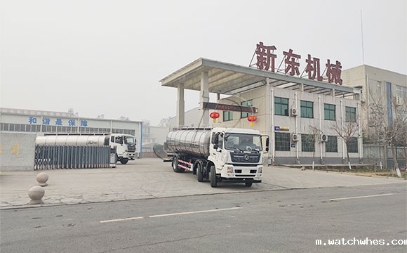 河北客户订购的两台16立方鲜奶运输罐车下午发货