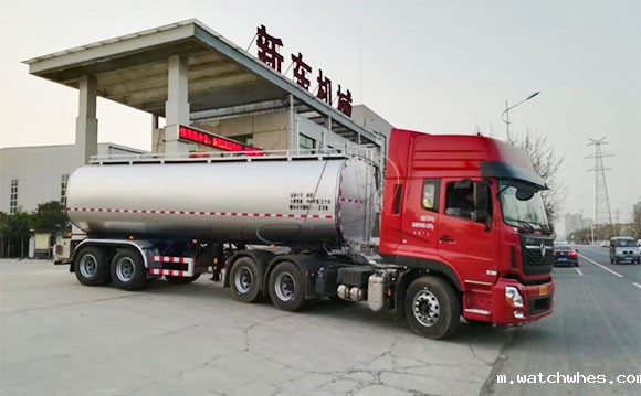 半挂拉液态<a href=/ target=_blank class=infotextkey>奶罐车</a>