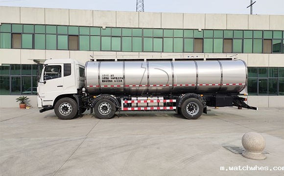 拉液体奶的不锈钢罐车