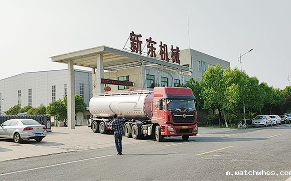 液奶运输车