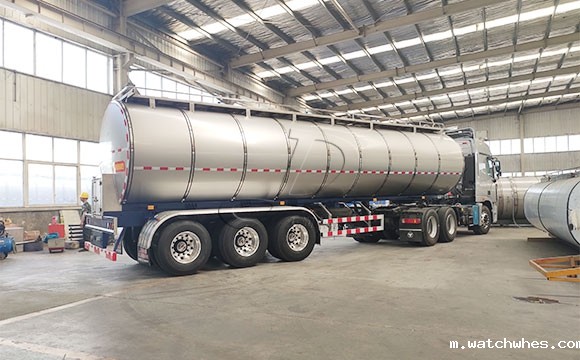 重型牵引<a href=/ target=_blank class=infotextkey>奶罐车</a>