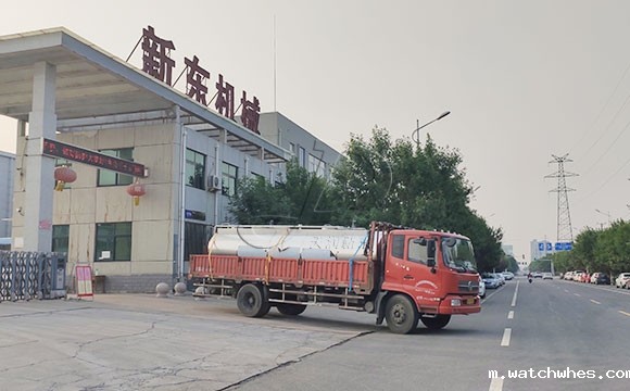 不锈钢车载牛奶运输罐