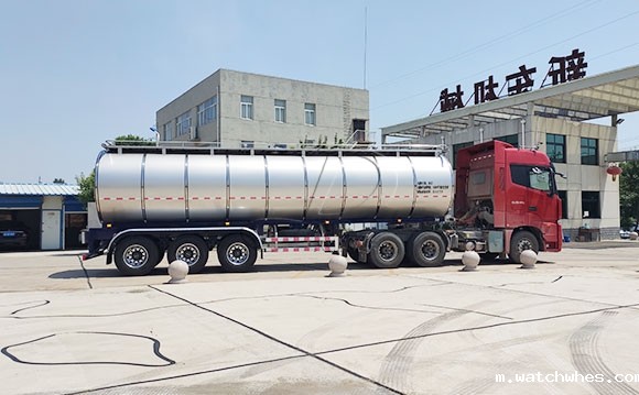 鲜奶物流运输罐车