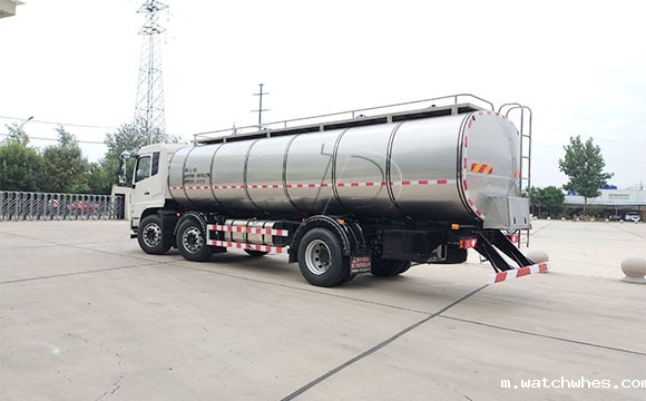 东风连体<a href=/ target=_blank class=infotextkey>奶罐车</a>