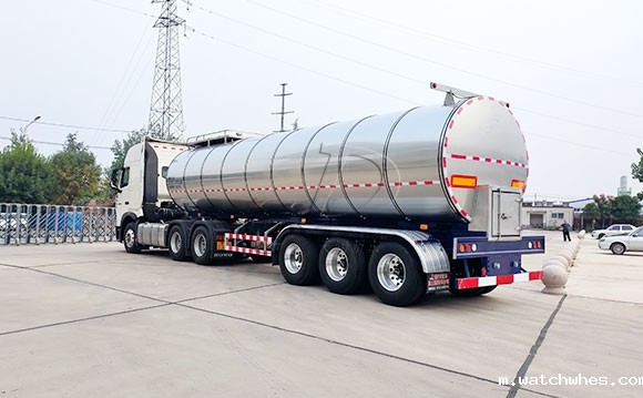 大型鲜奶保鲜装<a href=/ target=_blank class=infotextkey>奶罐车</a>