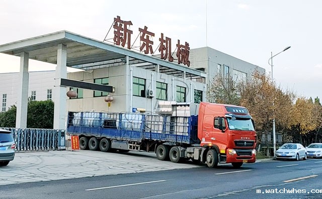 内蒙两台6吨直冷式保温制冷罐下午按时发货