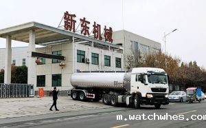 吉林34吨大型鲜奶半挂运输车发往长春乳品厂