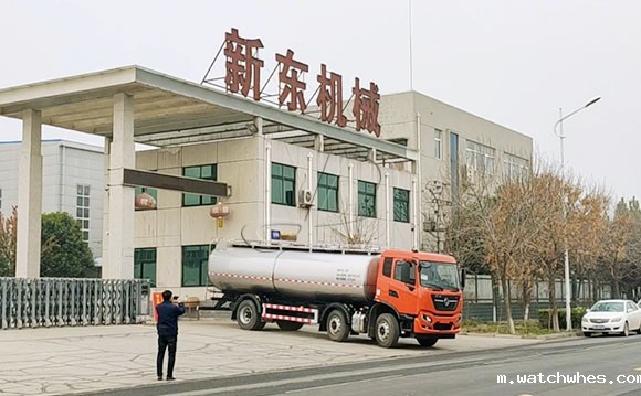 牛奶保温运输罐车