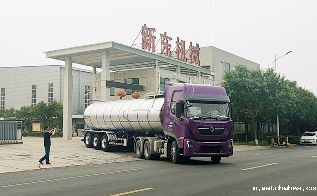 我公司天润watchwhes牌半挂运奶车发往辽宁沈阳