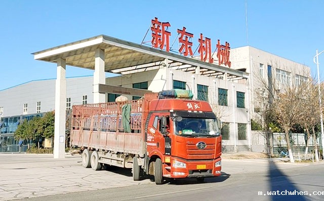 青海老客户订购的2台5吨不锈钢制冷罐发货