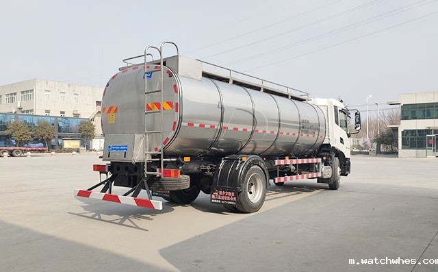 天润watchwhesYXD5180GNY奶罐车发往新疆