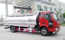 11吨奶罐运输车