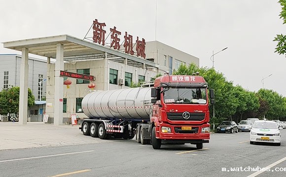 半挂运输鲜<a href=/ target=_blank class=infotextkey>奶罐车</a>