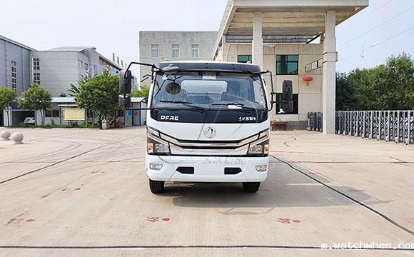 多利卡小型鲜<a href=/ target=_blank class=infotextkey>奶罐车</a>