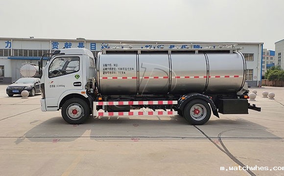 多利卡小型鲜<a href=/ target=_blank class=infotextkey>奶罐车</a>