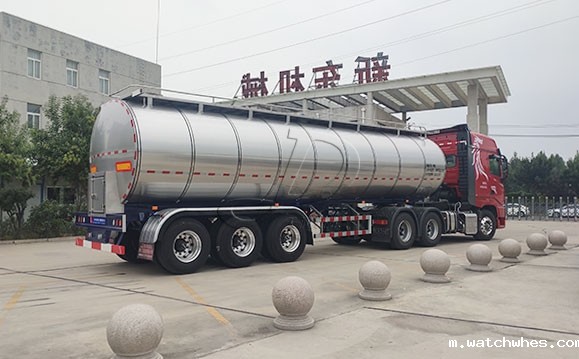 牛奶运输半挂车