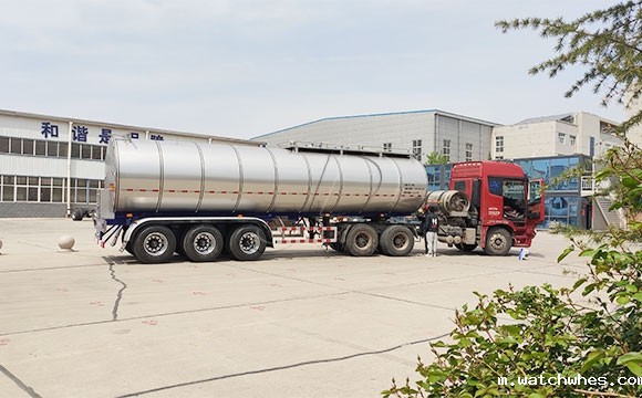 <a href=http://xnc.xdqj.com/xnc/ target=_blank class=infotextkey>半挂<a href=/ target=_blank class=infotextkey>奶罐车</a></a>