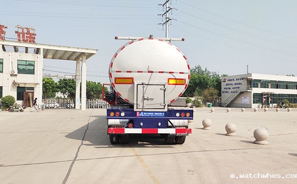 鲜奶运输半挂车