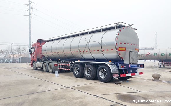 鲜奶运输半挂车