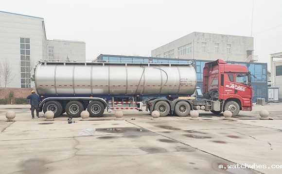 鲜奶运输半挂车