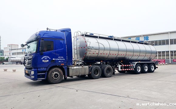 半挂牛奶运输车