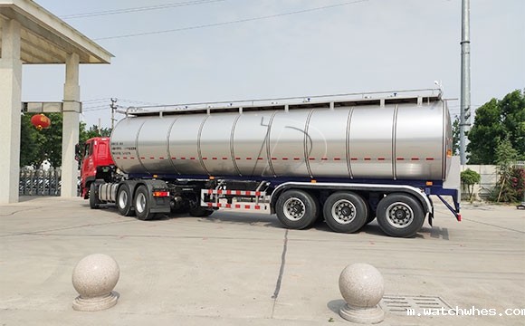 <a href=http://xnc.xdqj.com/xnc/ target=_blank class=infotextkey>半挂<a href=/ target=_blank class=infotextkey>奶罐车</a></a>