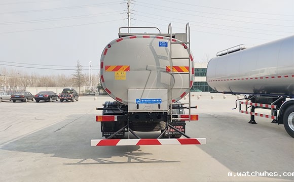 鲜奶运输车