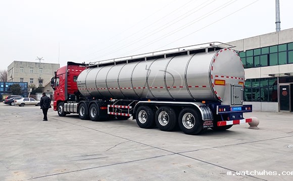 半挂牛奶运输专用车