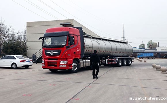 半挂牛奶运输专用车