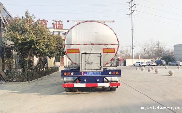 <a href=http://xnc.xdqj.com/xnc/ target=_blank class=infotextkey>半挂<a href=/ target=_blank class=infotextkey>奶罐车</a></a>