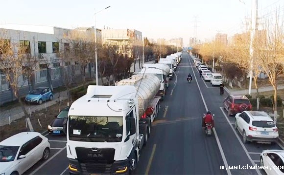 <a href=http://xnc.xdqj.com/xnc/ target=_blank class=infotextkey>半挂<a href=/ target=_blank class=infotextkey>奶罐车</a></a>