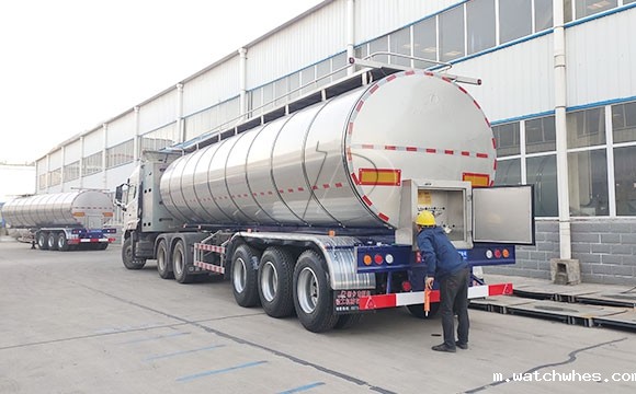 <a href=http://xnc.xdqj.com/xnc/ target=_blank class=infotextkey>半挂<a href=/ target=_blank class=infotextkey>奶罐车</a></a>